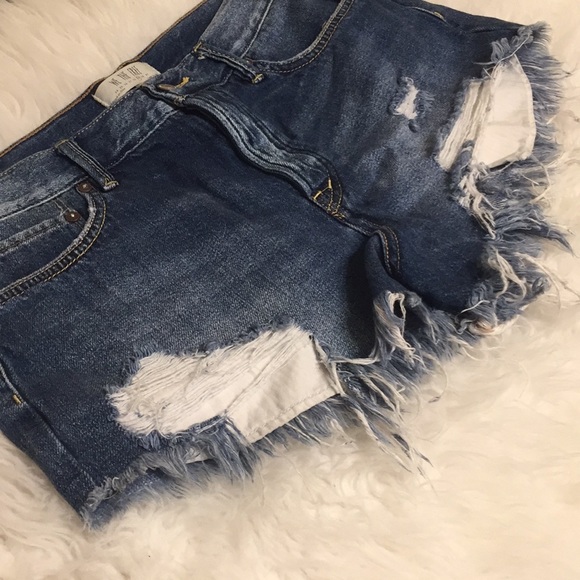 We The Free Pants - We The Free distressed button fly shortie Sz 29